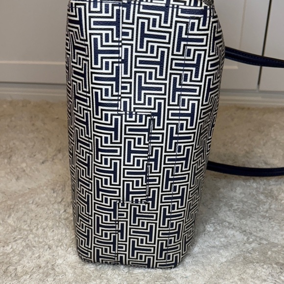 NWT Tory Burch Navy Parker Geo T Small Tote - Picture 5 of 15